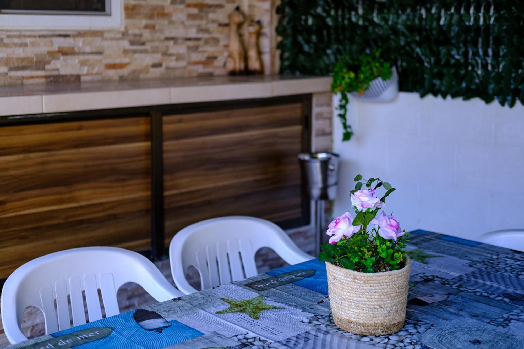 Demetris Apartment Meneou المظهر الخارجي الصورة